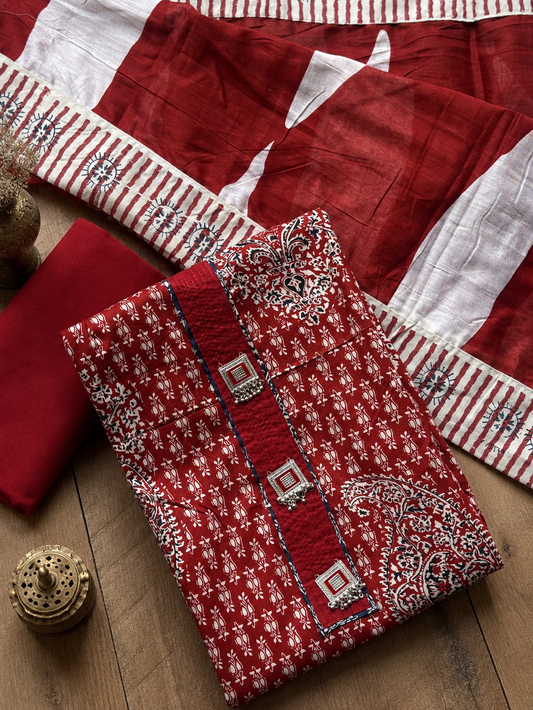 Jhumri Unstitched Suit
