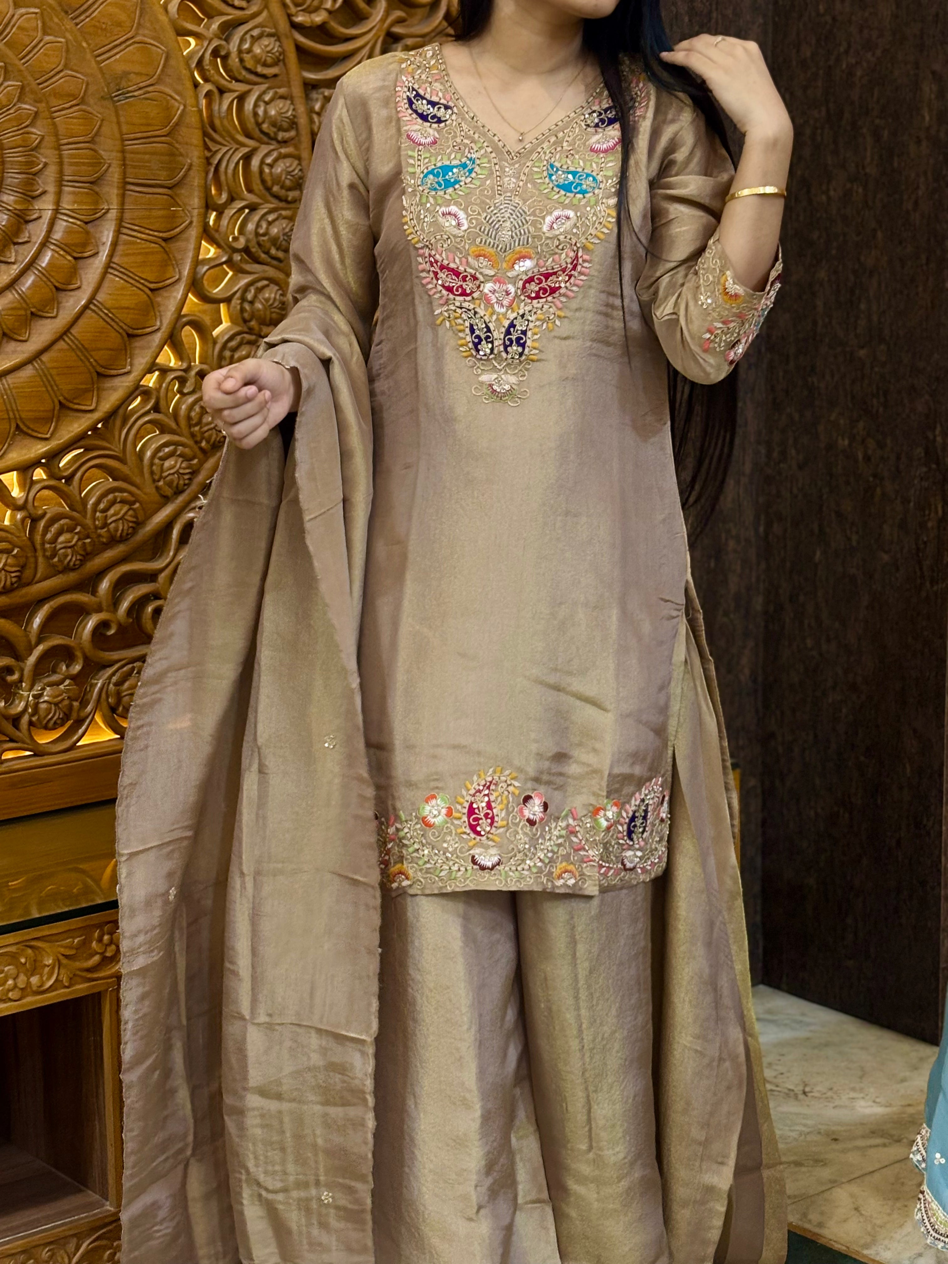 Zarmina shimmer suit