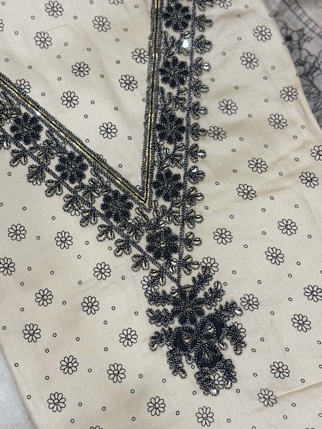 kalaa unstitched suit