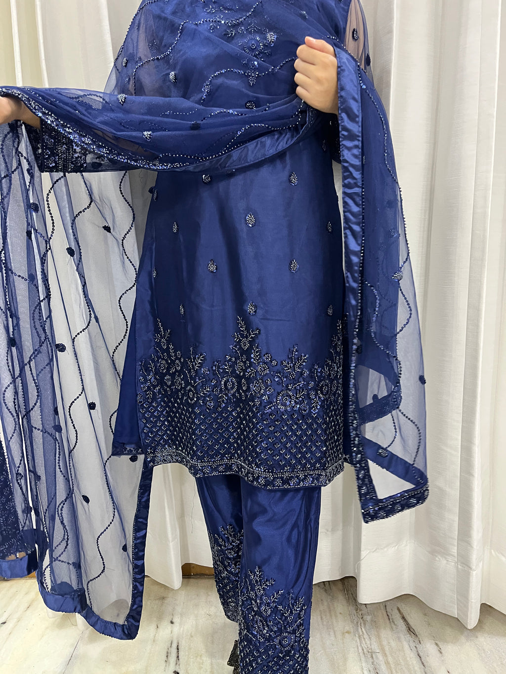 Zareen suit set
