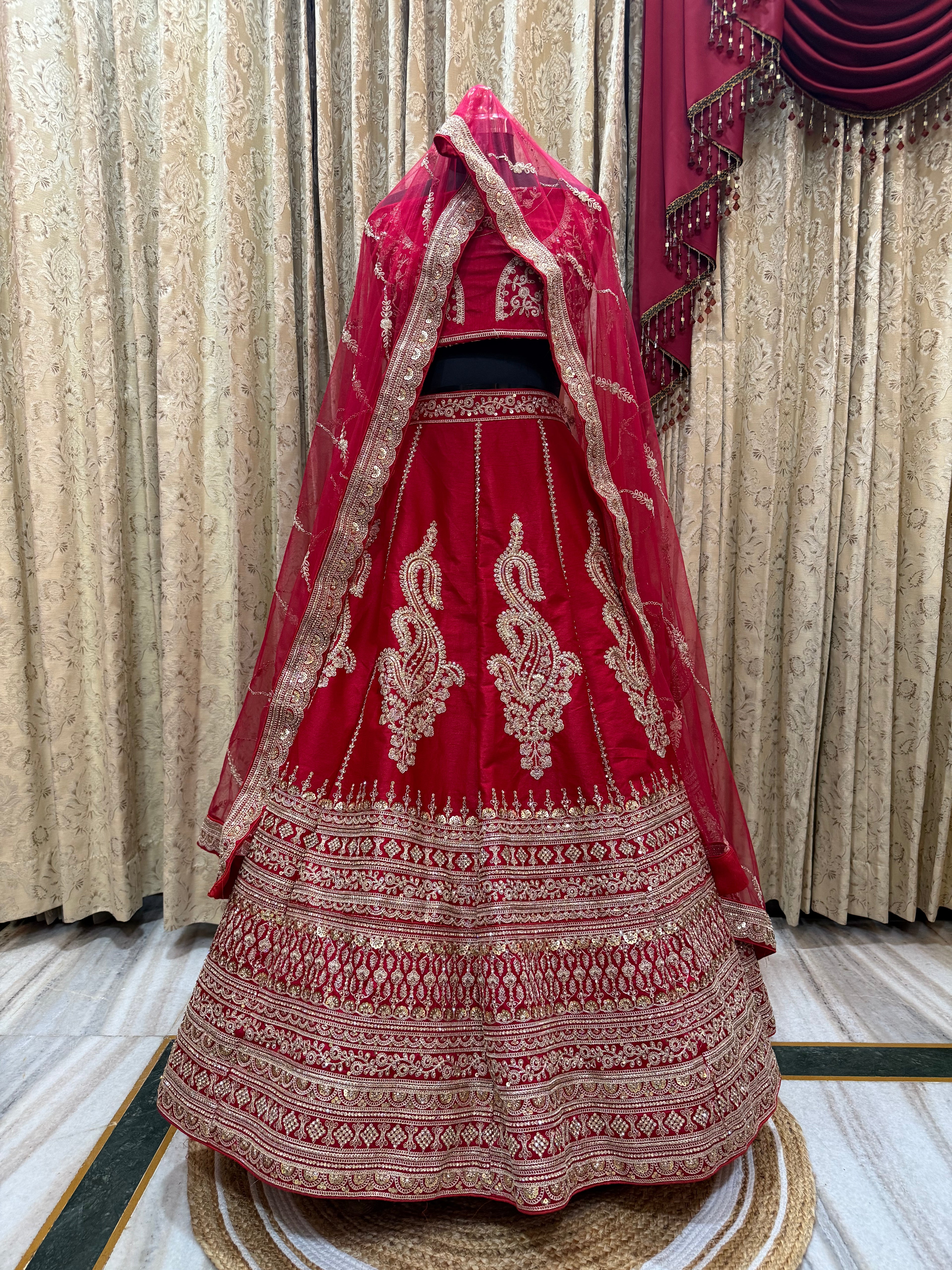REET HEAVY BRIDAL LEHENGA