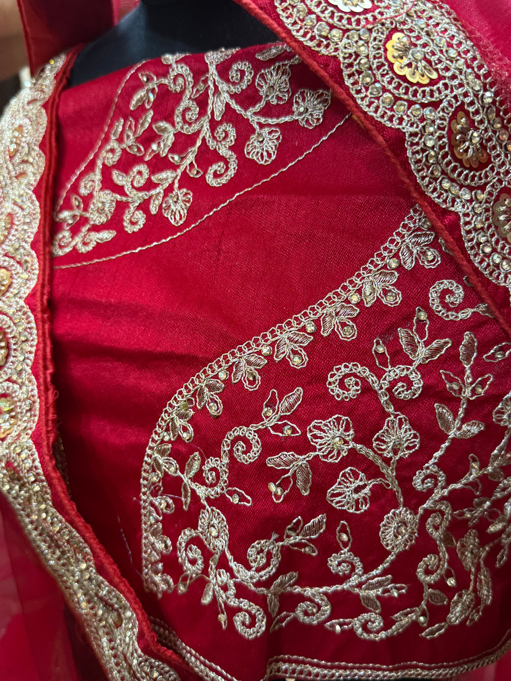 REET HEAVY BRIDAL LEHENGA
