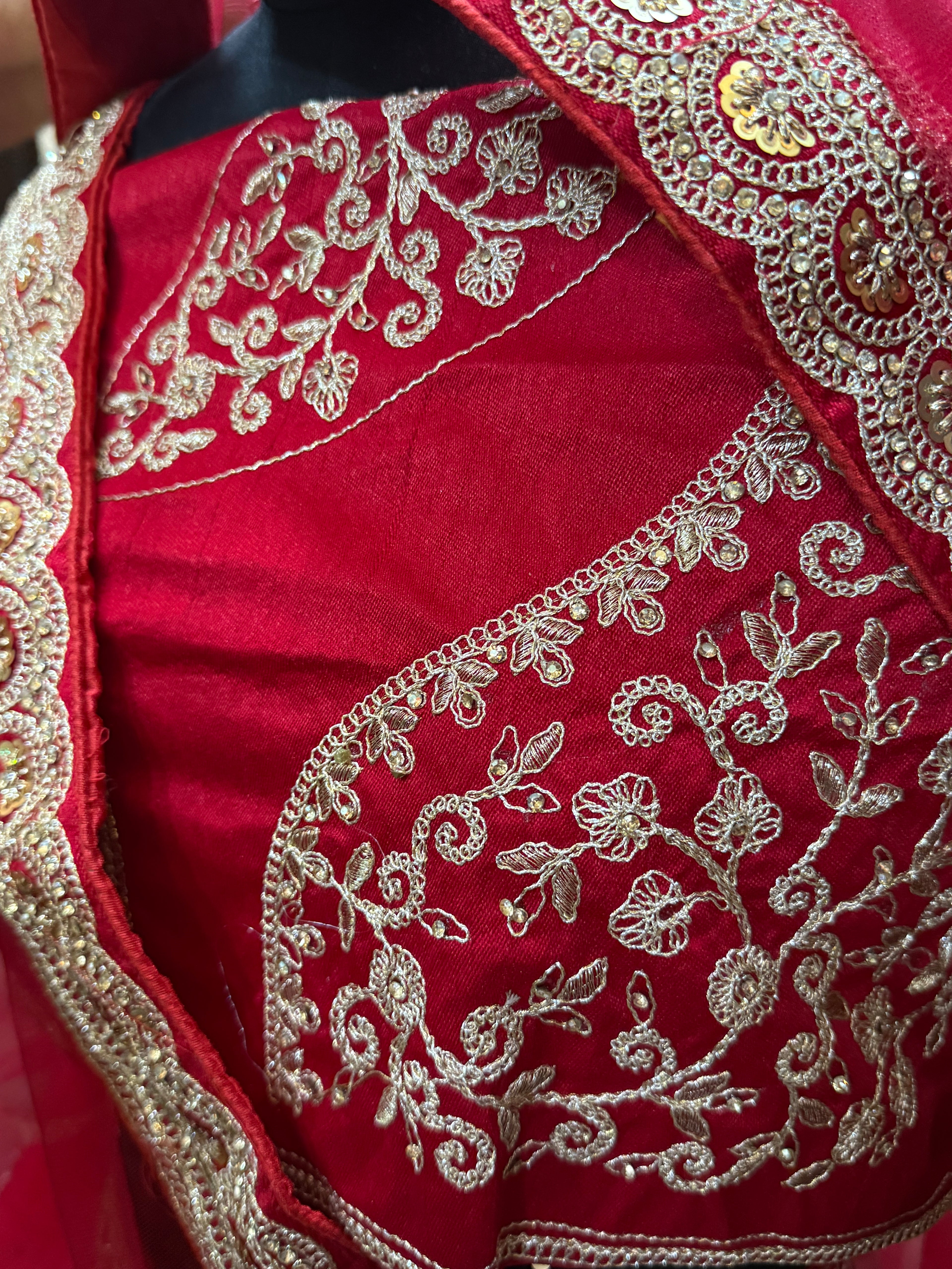 REET HEAVY BRIDAL LEHENGA