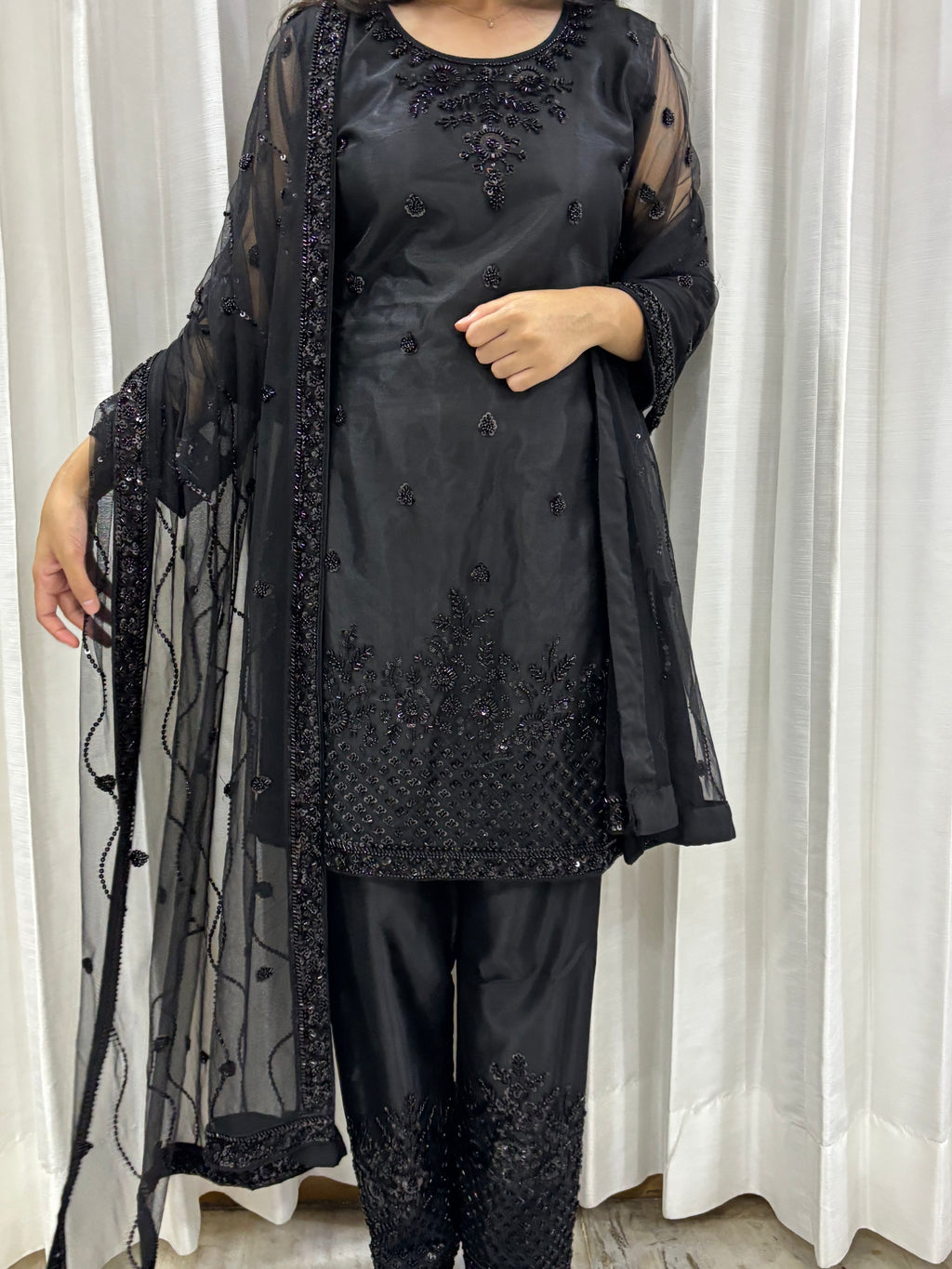 Zareen suit set