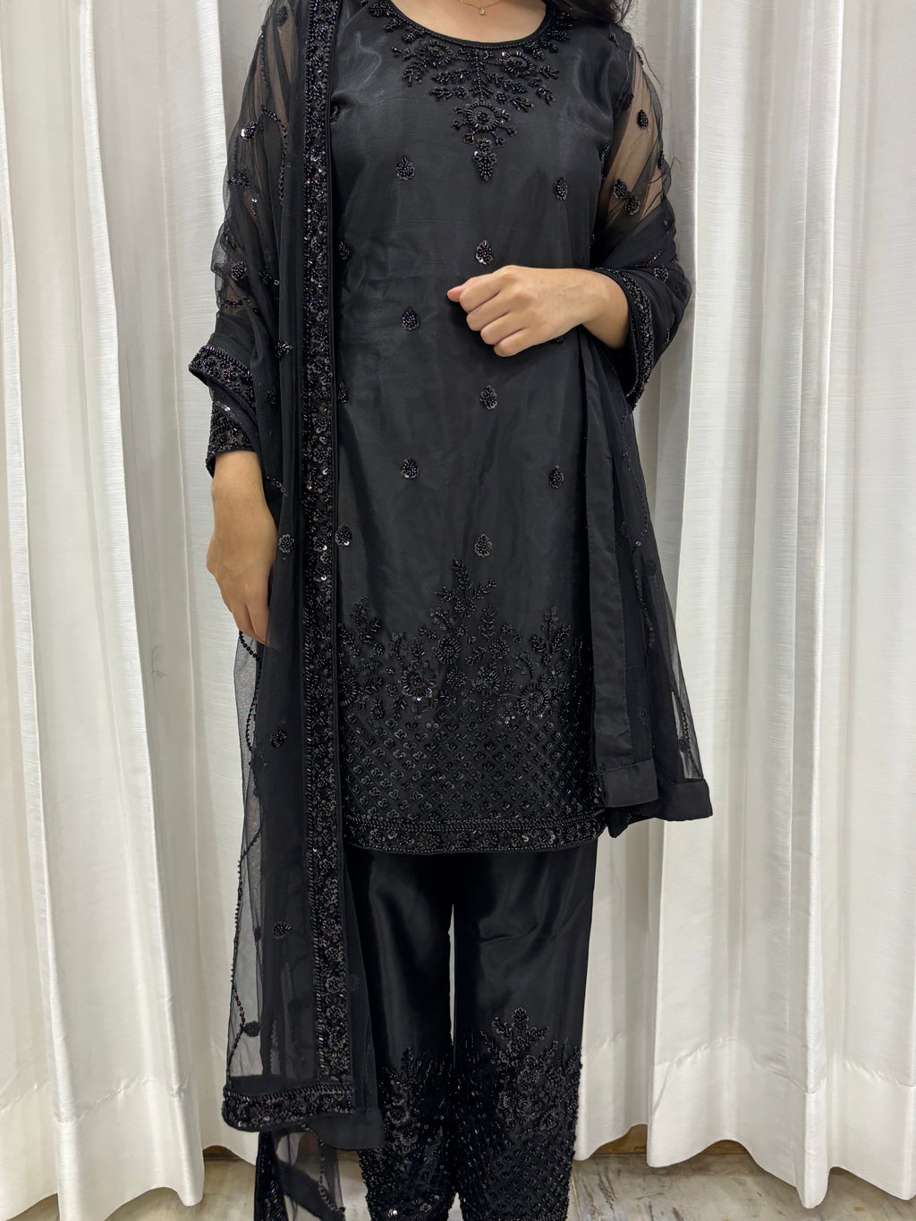 Zareen suit set