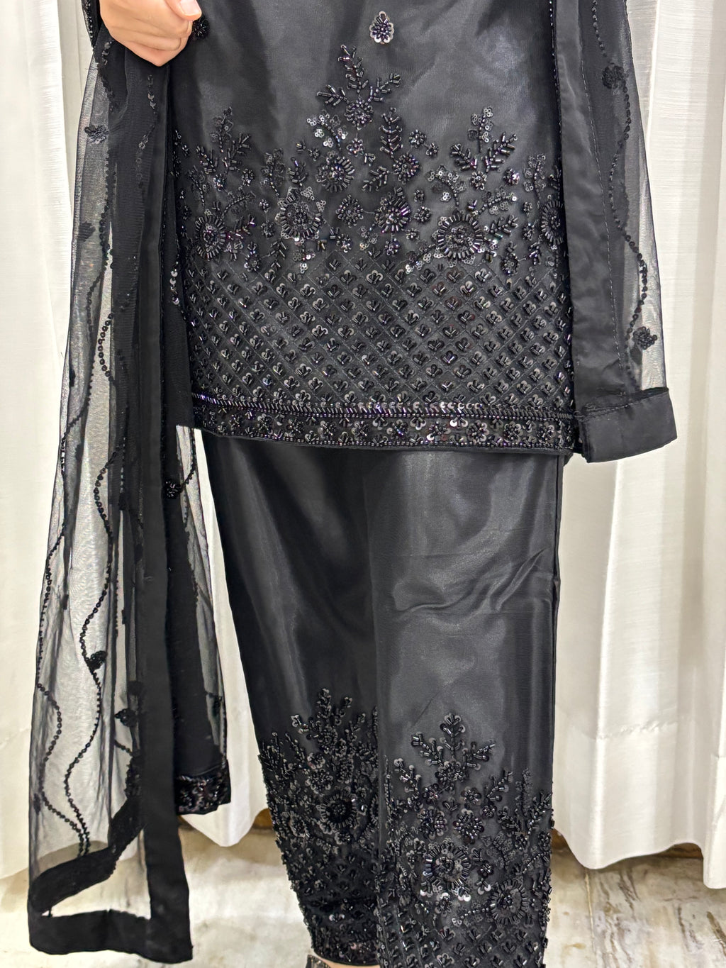 Zareen suit set