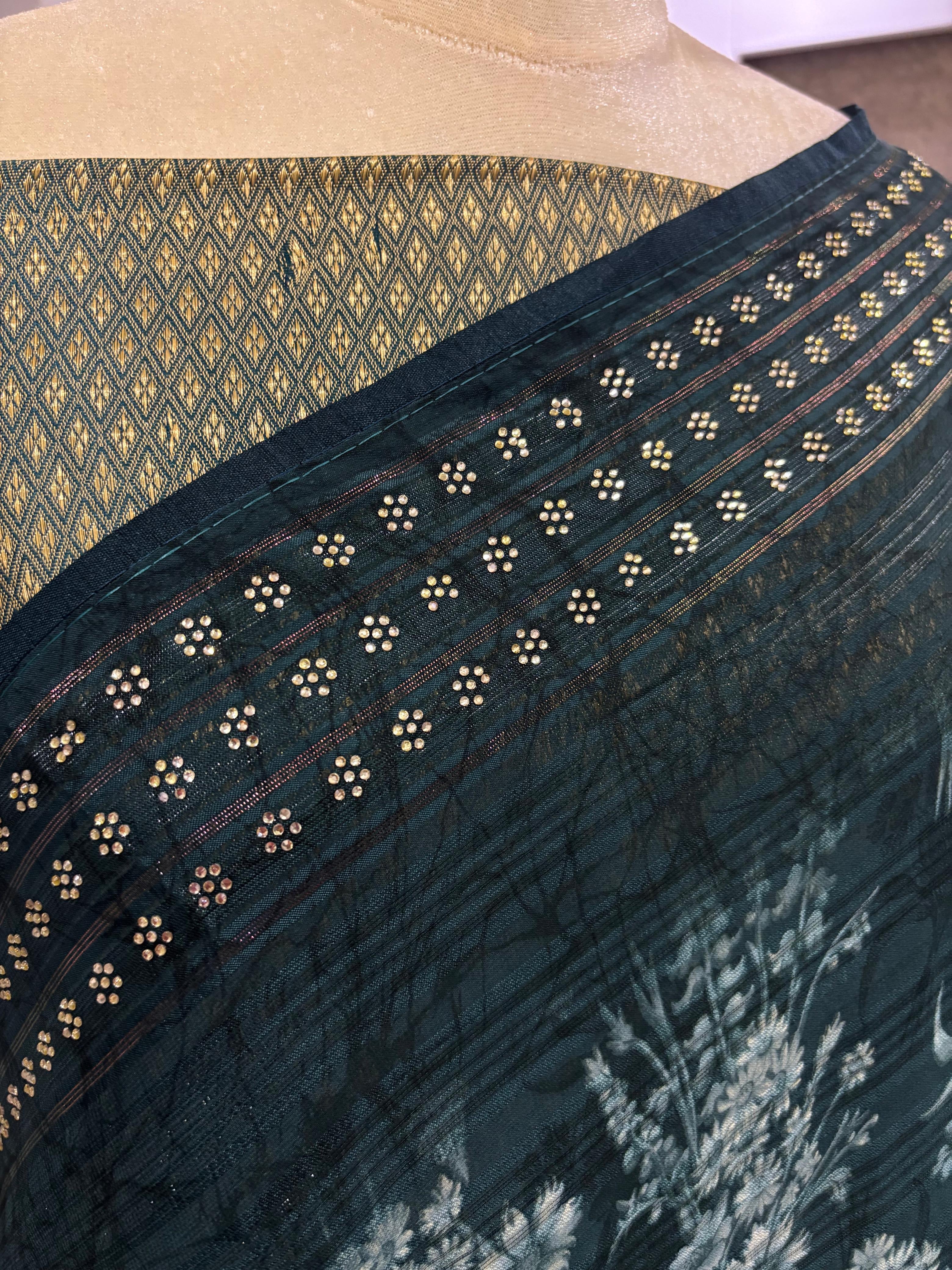 Pankhudi Saree